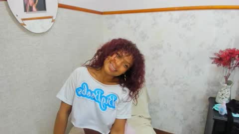 Snapshot of nahomi_tyler chatting on 23, 11, 2025 Nahomy online show from 23, 11, 2025