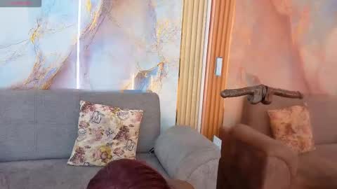 Nahomy  online show from 4, 11, 2025