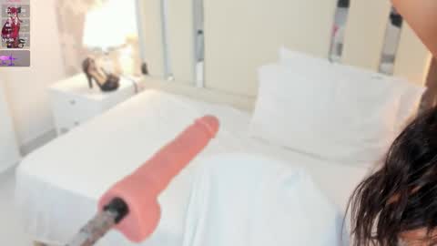 Nahomy Roberts online show from 5, 2, 2026