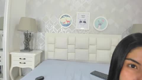 Snapshot of naia_cox chatting on 6, 5, 2026 naia_cox online show from 6, 5, 2026