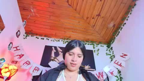 Snapshot of naia_x chatting on 22, 10, 2025 Naia x online show from 22, 10, 2025