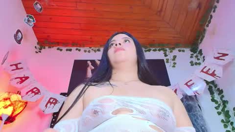 Snapshot of naia_x chatting on 29, 10, 2025 Naia x online show from 29, 10, 2025