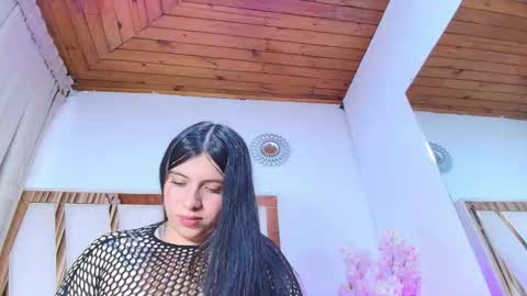 Snapshot of naia_x chatting on 15, 11, 2025 Naia x online show from 15, 11, 2025