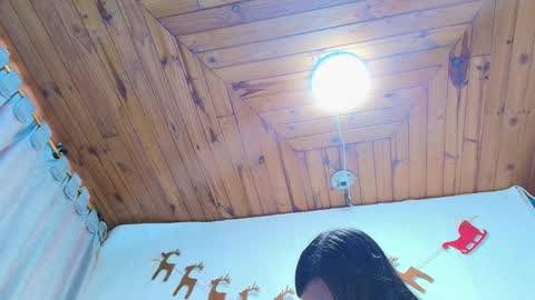 Snapshot of naia_x chatting on 19, 12, 2025 Naia x online show from 19, 12, 2025