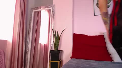 Snapshot of naia_xo chatting on 24, 9, 2025 Ana online show from 24, 9, 2025