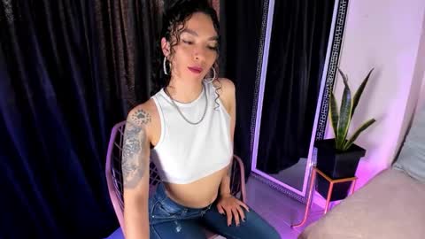 Snapshot of naia_xo chatting on 21, 10, 2025 Ana online show from 21, 10, 2025