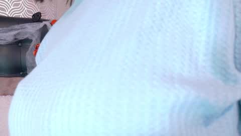 naiaramasson_ online show from 20, 10, 2025