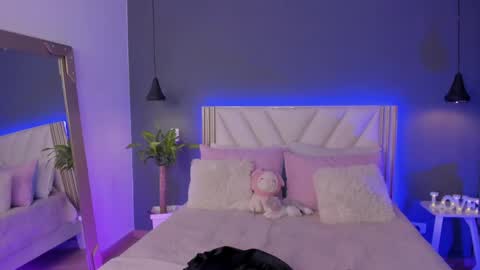 Naisha Ford online show from 8, 4, 2026