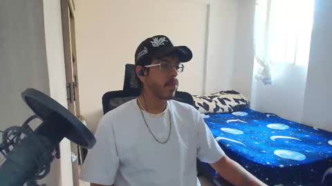 Snapshot of naitsihrc chatting on 25, 11, 2025 Nait online show from 25, 11, 2025