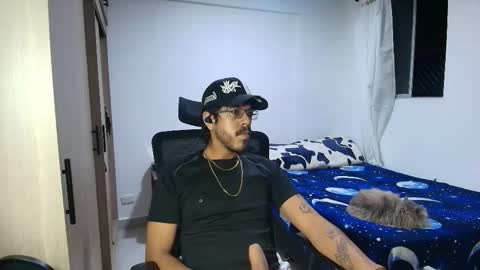 Snapshot of naitsihrc chatting on 4, 12, 2025 Nait online show from 4, 12, 2025