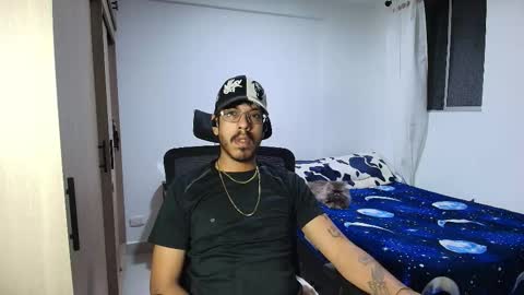 Snapshot of naitsihrc chatting on 5, 12, 2025 Nait online show from 5, 12, 2025