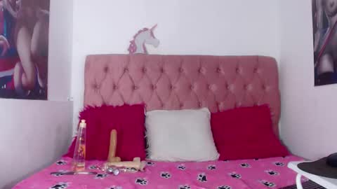 Snapshot of nalaroy chatting on 25, 11, 2025 NALAROY online show from 25, 11, 2025