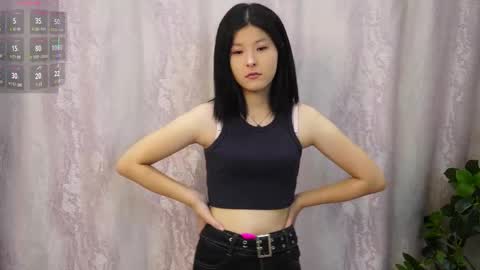 Snapshot of namguillot chatting on 14, 12, 2025 Sol online show from 14, 12, 2025