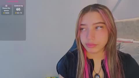 Snapshot of nami_sweet_ chatting on 18, 11, 2025 nami_sweet_ online show from 18, 11, 2025