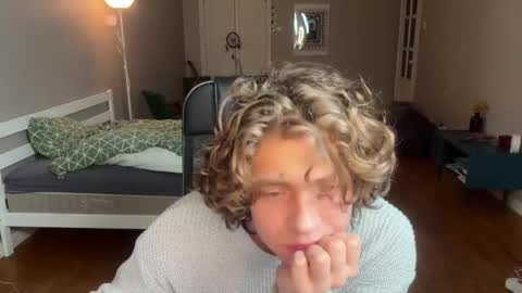 Snapshot of namiraaxel chatting on 22, 2, 2025 Georges online show from 22, 2, 2025