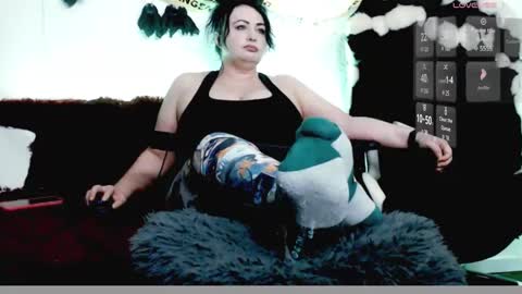 NanaLaGloss online show from 9, 1, 2025