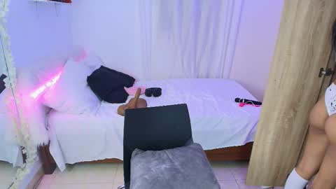 Snapshot of nanami_20 chatting on 5, 11, 2025 samantha online show from 5, 11, 2025