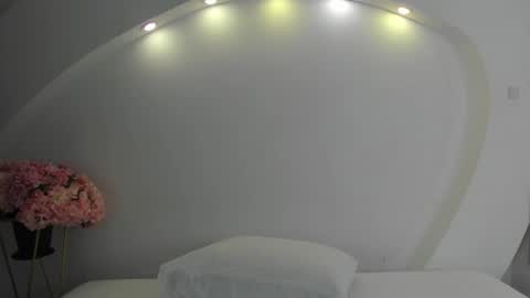 NanaOsaky online show from 8, 2, 2025