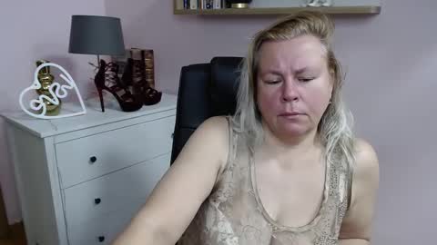 Snapshot of nancy_sugar chatting on 4, 2, 2025 Nancy online show from 4, 2, 2025