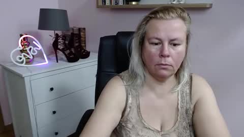 Snapshot of nancy_sugar chatting on 4, 2, 2025 Nancy online show from 4, 2, 2025