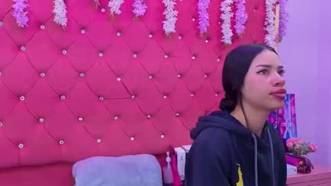 nanis james21 online show from 8, 11, 2025