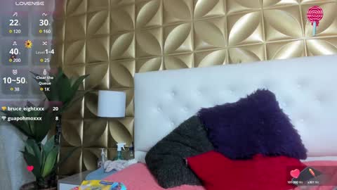 Nanitagril online show from 1, 2, 2025