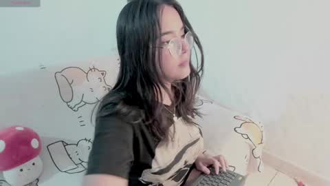 Snapshot of naoko_uwu chatting on 25, 2, 2025 Naoko online show from 25, 2, 2025