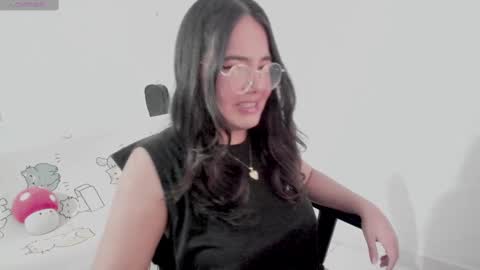 Snapshot of naoko_uwu chatting on 6, 3, 2025 Naoko online show from 6, 3, 2025