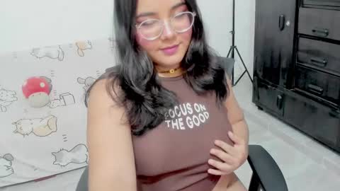 Snapshot of naoko_uwu chatting on 23, 11, 2025 Naoko online show from 23, 11, 2025