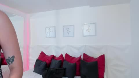 Naomi Amoretti online show from 11, 2, 2026