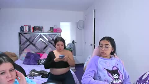 Snapshot of naomi_johnson132 chatting on 27, 5, 2026 nahomi online show from 27, 5, 2026