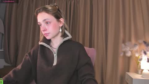 Snapshot of naomi_rias chatting on 12, 10, 2025 Naomi online show from 12, 10, 2025