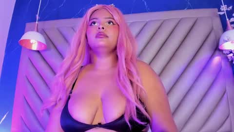 naomi_velour online show from 3, 6, 2026
