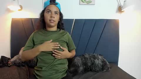 Snapshot of naomi_x0 chatting on 3, 12, 2025 naomi_x0 online show from 3, 12, 2025