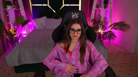 Snapshot of naomibaae chatting on 19, 11, 2025 naomibaae online show from 19, 11, 2025