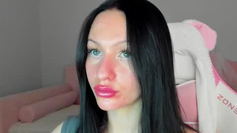 Snapshot of naomiblakes chatting on 10, 11, 2025 Naomi online show from 10, 11, 2025