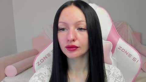 Snapshot of naomiblakes chatting on 21, 11, 2025 Naomi online show from 21, 11, 2025