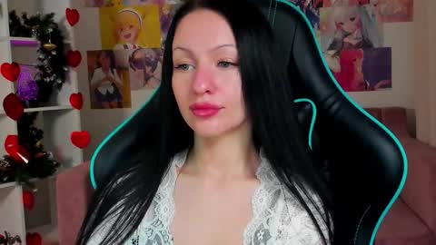 Snapshot of naomiblakes chatting on 19, 12, 2025 Naomi online show from 19, 12, 2025