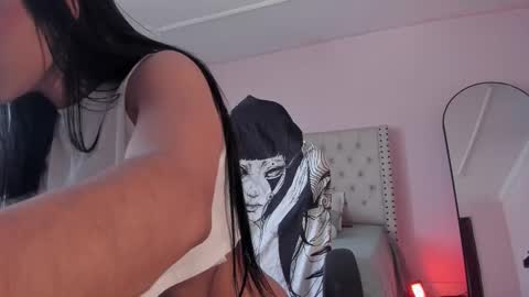 Heidy  online show from 2, 11, 2025