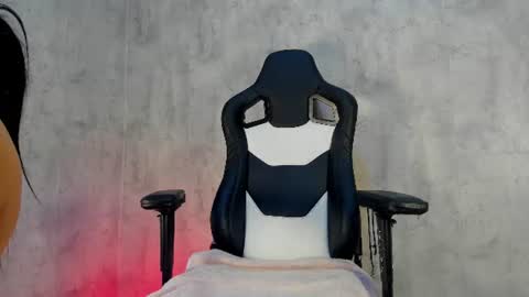 Heidy  online show from 14, 6, 2026
