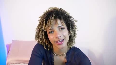 Snapshot of naomidawsonn chatting on 27, 5, 2026 naomidawson online show from 27, 5, 2026