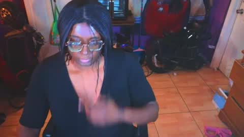 Snapshot of naomifux chatting on 7, 5, 2026 Naomi online show from 7, 5, 2026