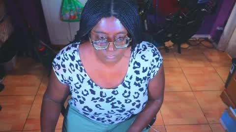 Snapshot of naomifux chatting on 11, 5, 2026 Naomi online show from 11, 5, 2026