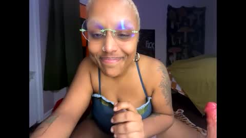 Naomigiirl6 online show from 11, 12, 2024