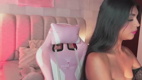 Naomi-Gray  online show from 11, 7, 2026