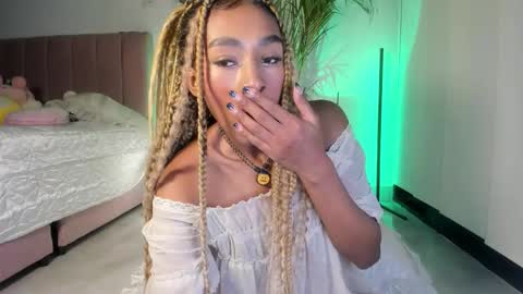 Snapshot of naomii1020 chatting on 10, 9, 2025 Naomii online show from 10, 9, 2025