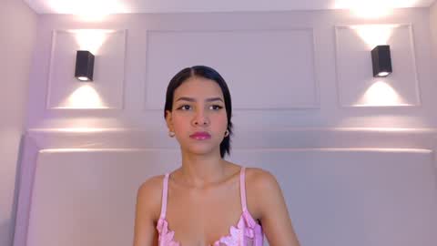 Snapshot of naomiklarc chatting on 16, 1, 2025 Naomi Klarc online show from 16, 1, 2025