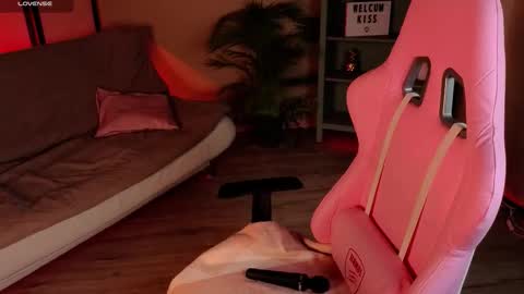 Naomi online show from 17, 9, 2025