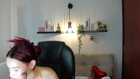 Snapshot of naomy_hot04 chatting on 21, 6, 2026 naomy online show from 21, 6, 2026