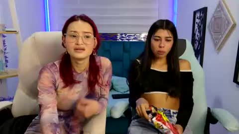 Snapshot of naomy_hot04 chatting on 21, 7, 2026 naomy online show from 21, 7, 2026